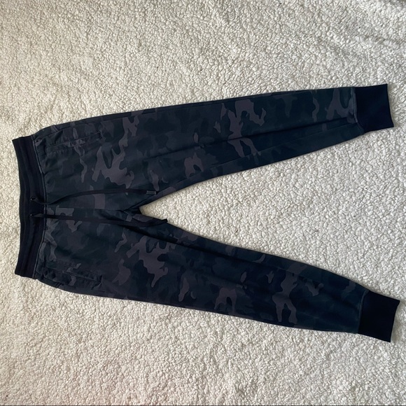 Black and Gray Camo Jogger pants - Picture 2 of 7